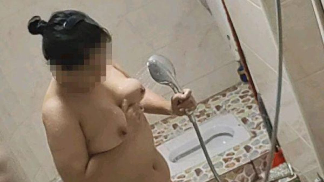 ⁣我的妈妈6。偷拍老妈洗澡-披风少年爱老妈