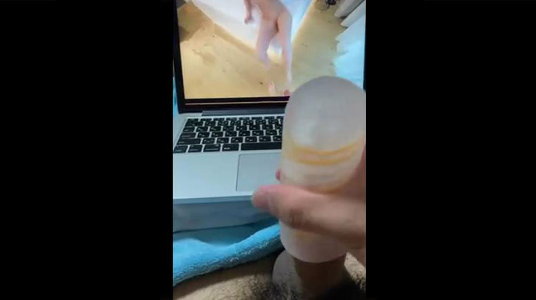 Morning Masturbation using TENGA Spinner while Watching Mini Divas Porn Video